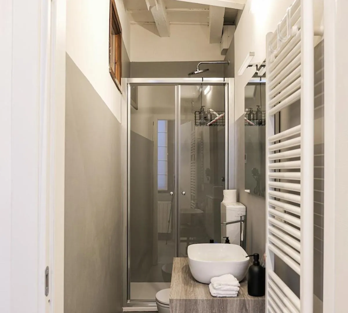 Moss & Stone - 3 Min Walk To Piazza Vittoria Apartment Brescia Italy