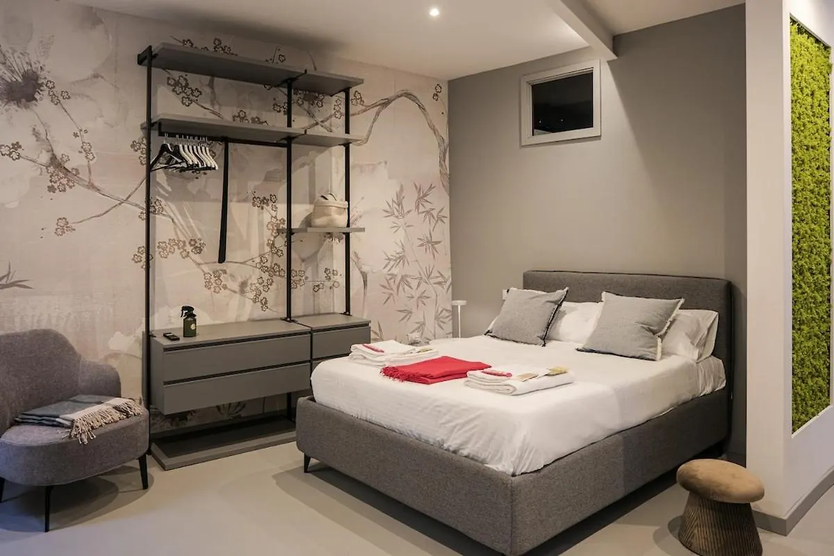 Moss & Stone - 3 Min Walk To Piazza Vittoria Apartment Brescia Italy